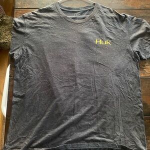 Huk Men's Gray T-Shirt